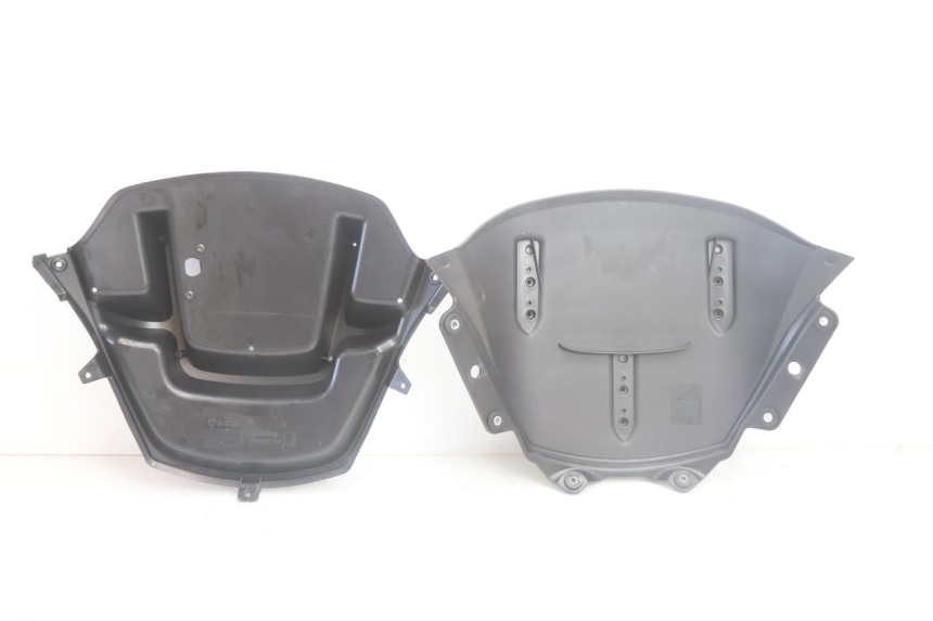 photo de CARENADO FRONTAL INTERIOR PIAGGIO MP3 500 (2011 - 2015) - Detalle de la pieza