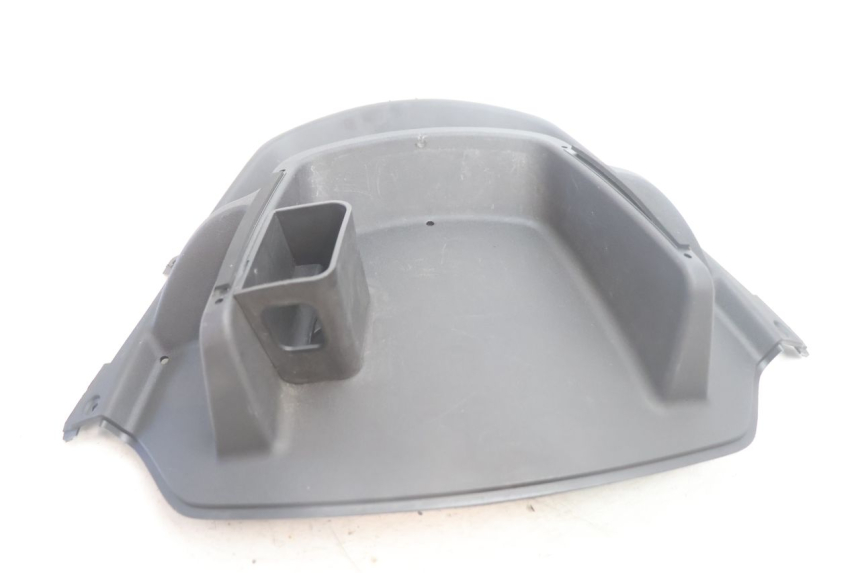 photo de CARENADO FRONTAL INTERIOR PIAGGIO MP3 500 (2011 - 2015) - Primer plano técnico