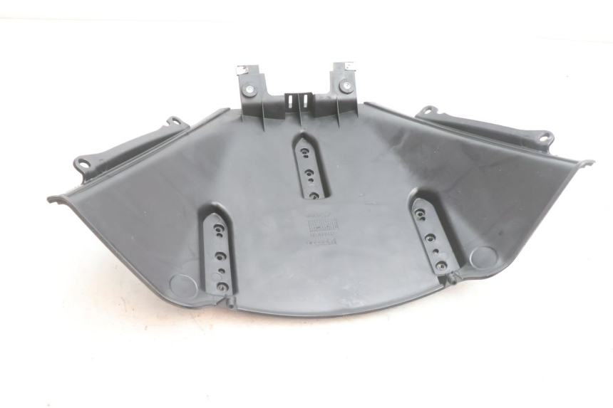 photo de CARENADO FRONTAL INTERIOR PIAGGIO MP3 500 (2016 - 2018) - Detalles de los puntos de fijación