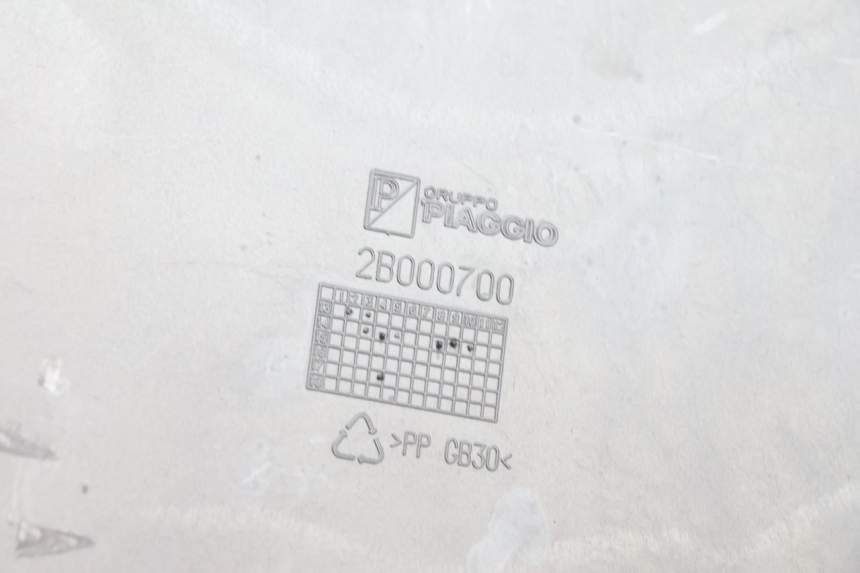 photo de CARENADO FRONTAL INTERIOR PIAGGIO MP3 500 (2016 - 2018) - Estado de la superficie y material