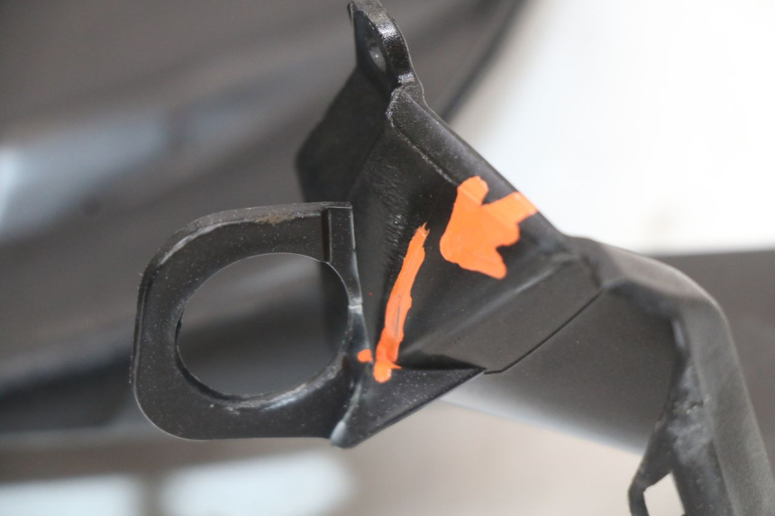 photo de CARENADO FRONTAL INTERIOR PEUGEOT SATELIS 125 (2010 - 2012) - Estado de la superficie y material