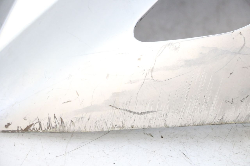 photo de CARENADO FRONTAL PEUGEOT KISBEE 2T 50 (2010 - 2017) - Detalles de los puntos de fijación