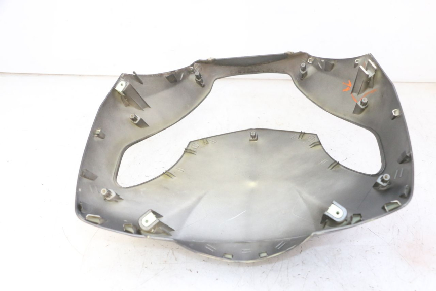 photo de CARENADO FRONTAL PEUGEOT KISBEE 2T 50 (2010 - 2017) - Detalles de los puntos de fijación