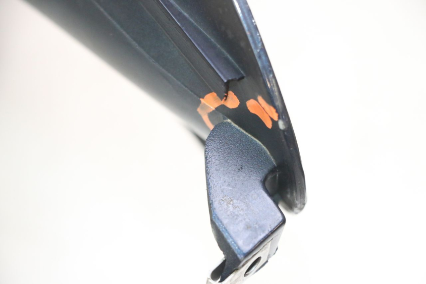 photo de CARENADO FRONTAL PIAGGIO MP3 LT 300 (2010 - 2016) - Enfoque en la estructura