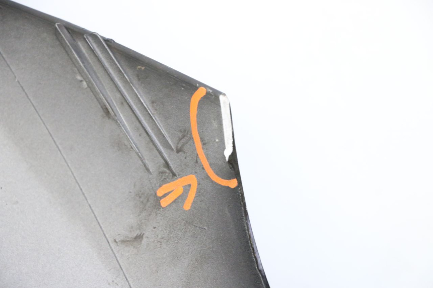 photo de CARENADO FRONTAL PIAGGIO MP3 LT 300 (2010 - 2016) - Detalles de los puntos de fijación