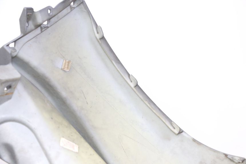 photo de CARENADO FRONTAL PIAGGIO MP3 500 (2011 - 2015) - Detalles de los puntos de fijación