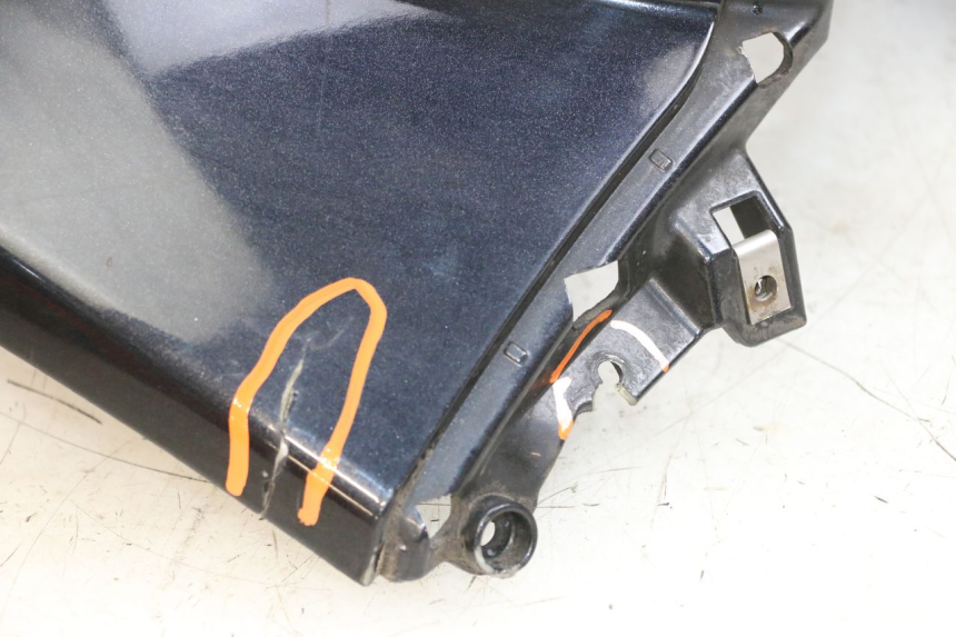 photo de CARENADO FRONTAL PIAGGIO MP3 125 (2006 - 2014) - Características distintivas