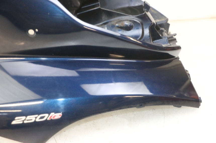 photo de CARENADO FRONTAL PIAGGIO MP3 RL 250 (2006 - 2010) - Otra vista del artículo