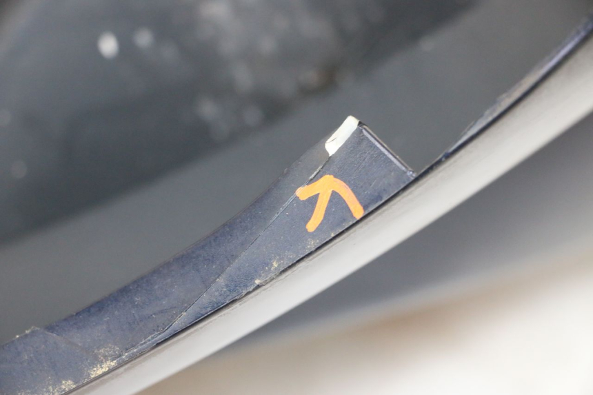 photo de CARENADO FRONTAL PIAGGIO MP3 RL 250 (2006 - 2010) - Detalles de los puntos de fijación