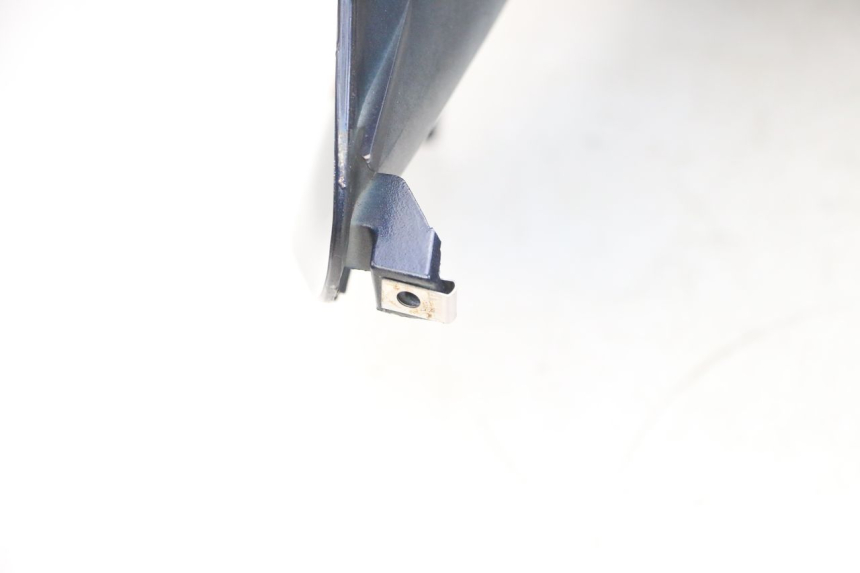 photo de CARENADO FRONTAL PIAGGIO MP3 RL 250 (2006 - 2010) - Enfoque en la estructura