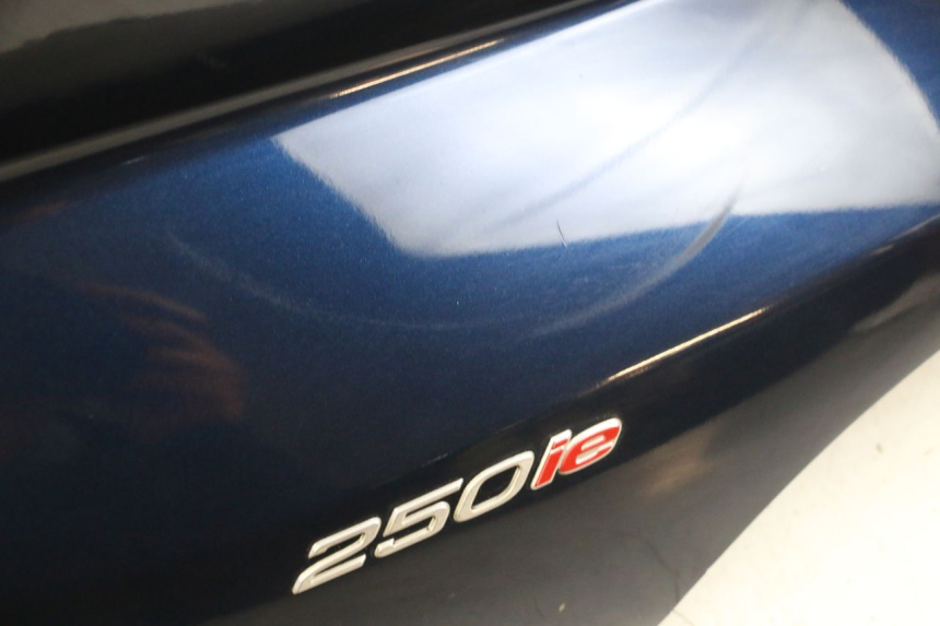 photo de CARENADO FRONTAL PIAGGIO MP3 RL 250 (2006 - 2010) - Zoom estado de uso