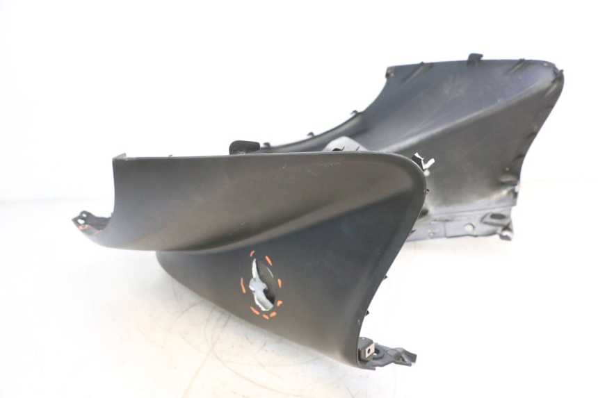 photo de CARENADO FRONTAL PIAGGIO MP3 RL 250 (2006 - 2010) - Zoom estado de uso