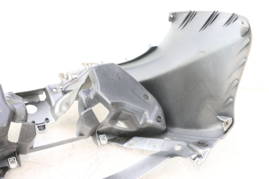 photo de CARENADO FRONTAL PIAGGIO MP3 125 (2006 - 2014) - Perfil de la pieza de repuesto