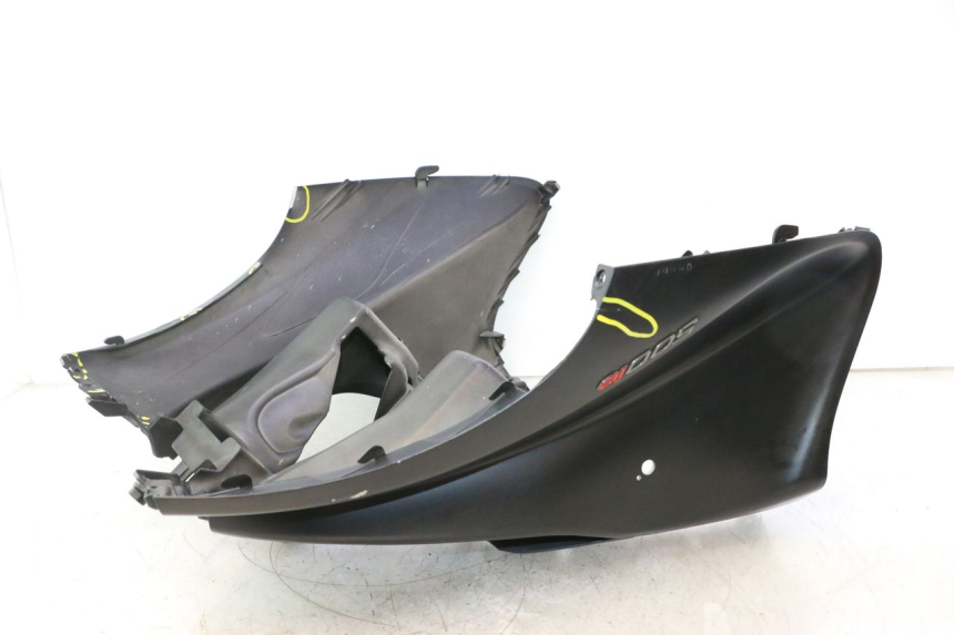 photo de CARENADO FRONTAL PIAGGIO MP3 500 (2016 - 2018) - Estado de la superficie y material