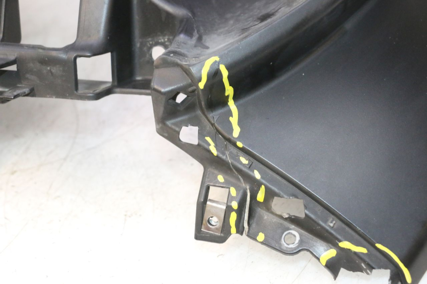 photo de CARENADO FRONTAL PIAGGIO MP3 500 (2016 - 2018) - Primer plano técnico