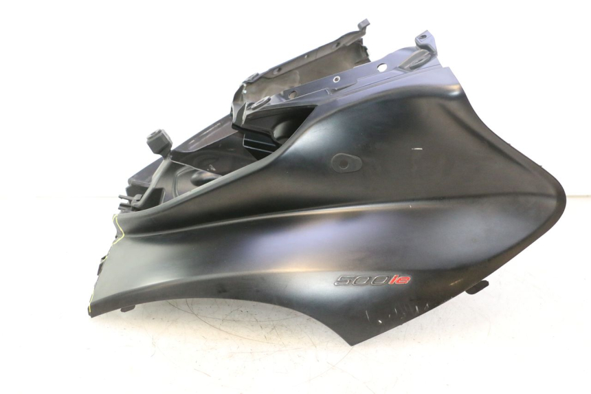 photo de CARENADO FRONTAL PIAGGIO MP3 500 (2016 - 2018) - Detalles de los puntos de fijación