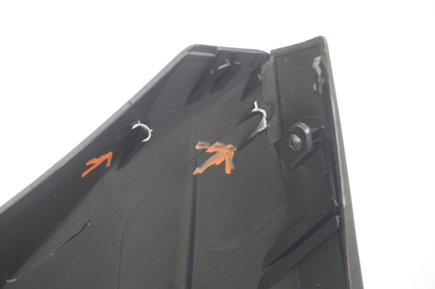 photo de CARENADO FRONTAL PIAGGIO NEW TYPHOON 50 (2010 - 2017) - Primer plano técnico