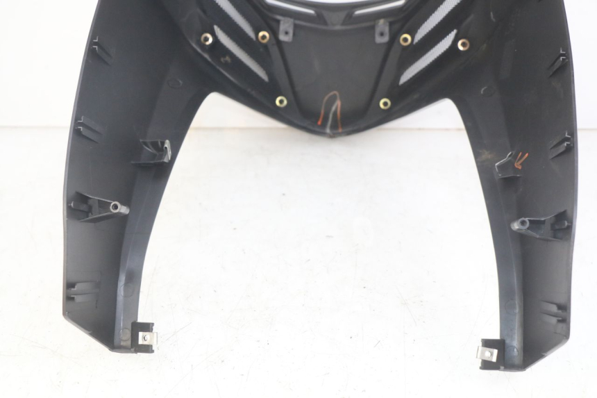 photo de CARENADO FRONTAL PIAGGIO NEW TYPHOON 50 (2010 - 2017) - Detalles de los puntos de fijación