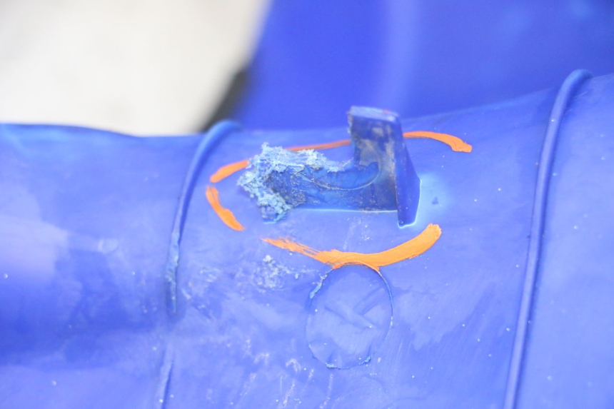 photo de CARENADO FRONTAL HYTRACK S 150 (2003 - 2011) - Estado de la superficie y material