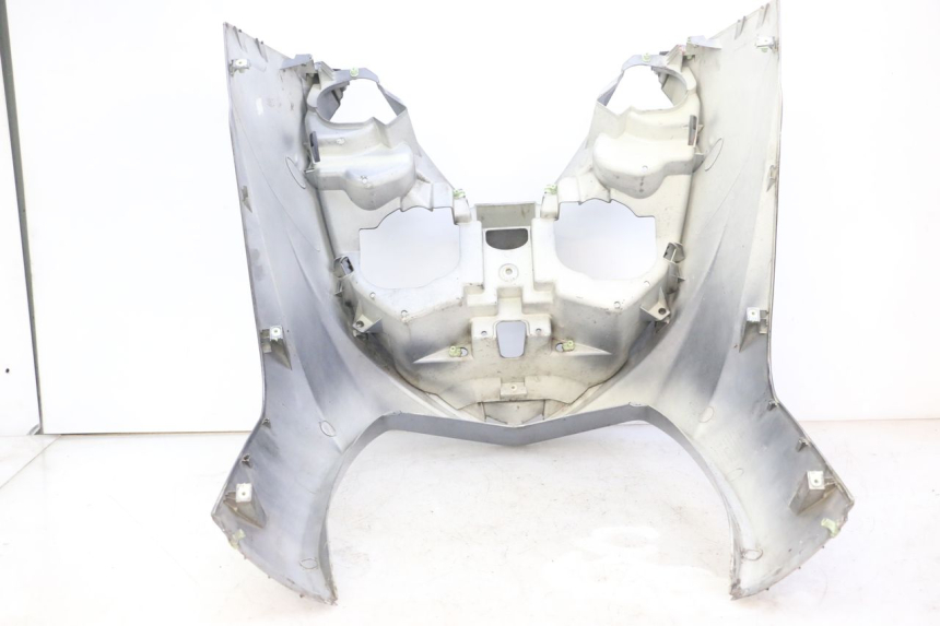 photo de CARENADO FRONTAL PEUGEOT SATELIS 250 (2006 - 2012) - Zoom sobre los componentes