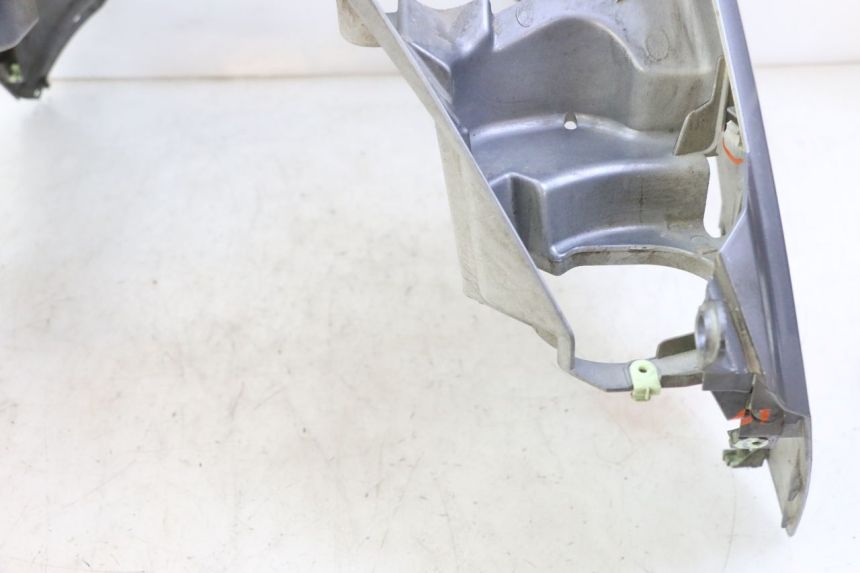 photo de CARENADO FRONTAL PEUGEOT SATELIS 250 (2006 - 2012) - Primer plano técnico