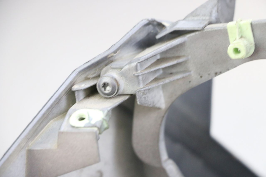 photo de CARENADO FRONTAL PEUGEOT SATELIS 250 (2006 - 2012) - Primer plano técnico