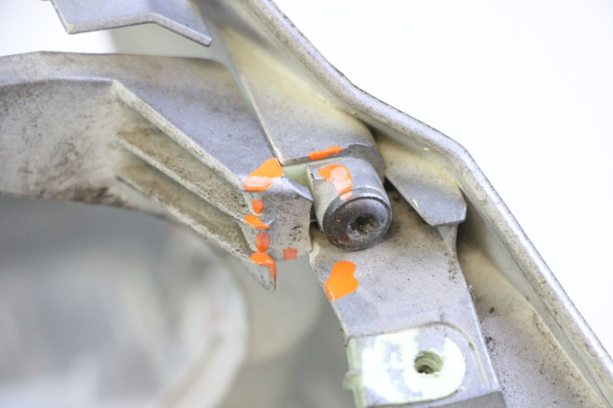 photo de CARENADO FRONTAL PEUGEOT SATELIS 250 (2006 - 2012) - Detalles de los puntos de fijación