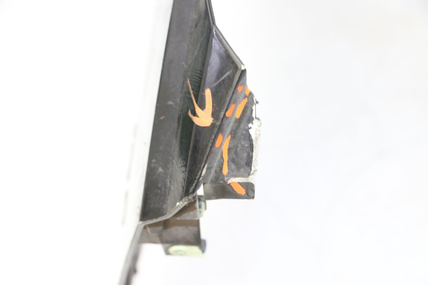 photo de CARENADO FRONTAL PEUGEOT SATELIS 125 (2006 - 2009) - Primer plano técnico