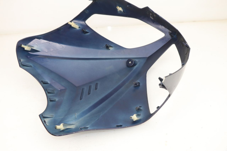 photo de CARENADO FRONTAL PEUGEOT SUM UP 125 (2008 - 2013) - Detalles de los puntos de fijación