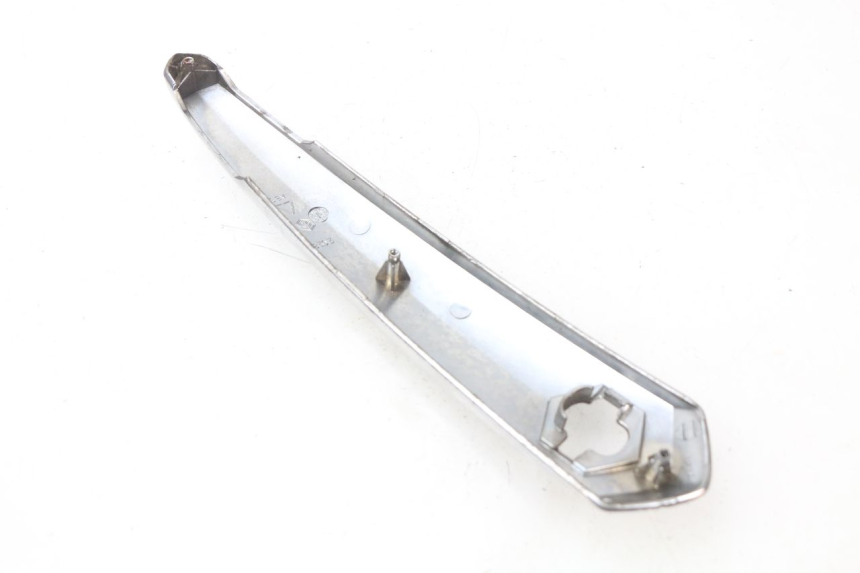 photo de CARENADO FRONTAL SUPERIOR PIAGGIO BEVERLY 500 (2003 - 2007) - Detalle de la pieza