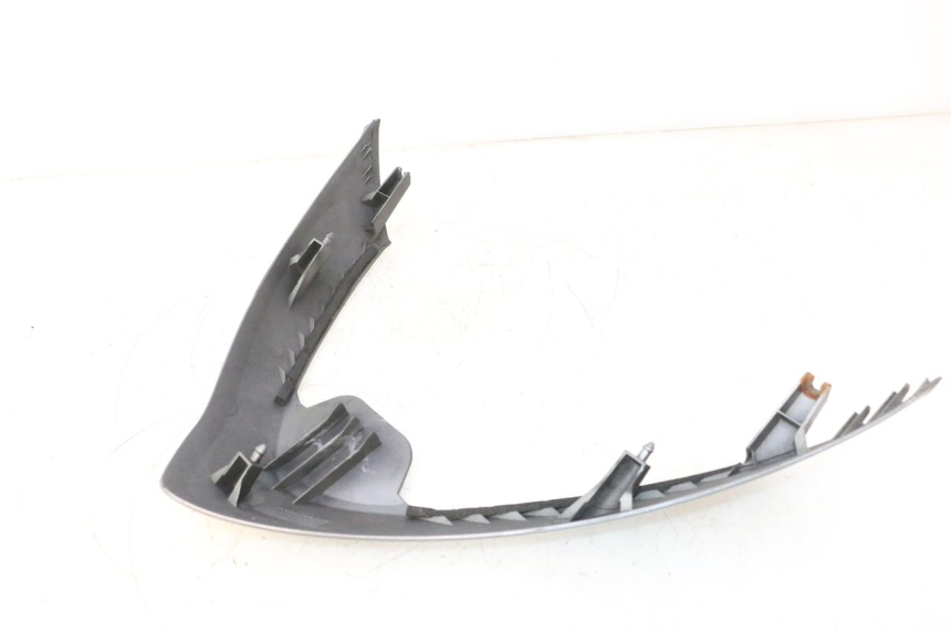 photo de CARENADO FRONTAL SUPERIOR SUZUKI BURGMAN 125 (2007 - 2014) - Zoom estado de uso