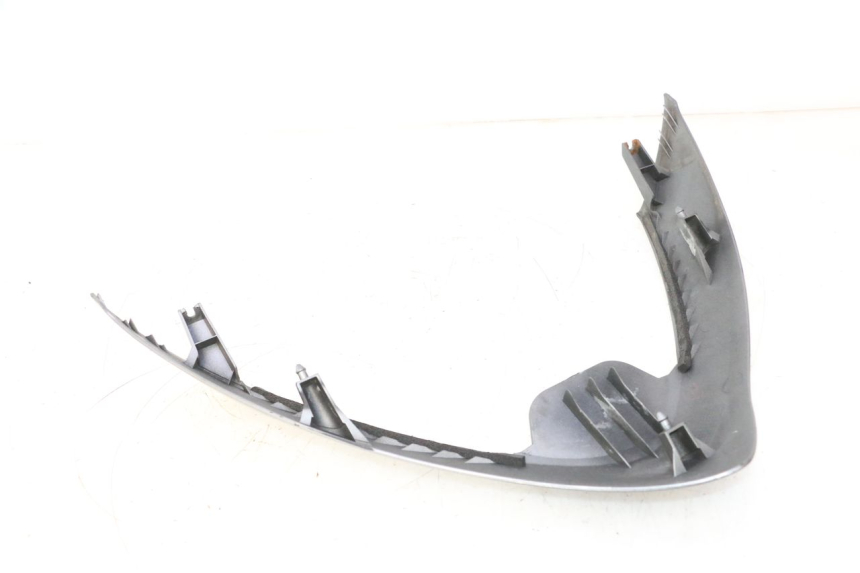 photo de CARENADO FRONTAL SUPERIOR SUZUKI BURGMAN 125 (2007 - 2014) - Otra perspectiva