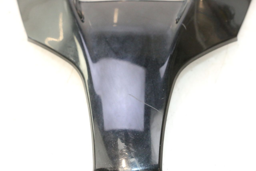 photo de CARENADO FRONTAL SUPERIOR SUZUKI BURGMAN EXECUTIVE ABS 650 (2006 - 2012) - Detalles de los puntos de fijación
