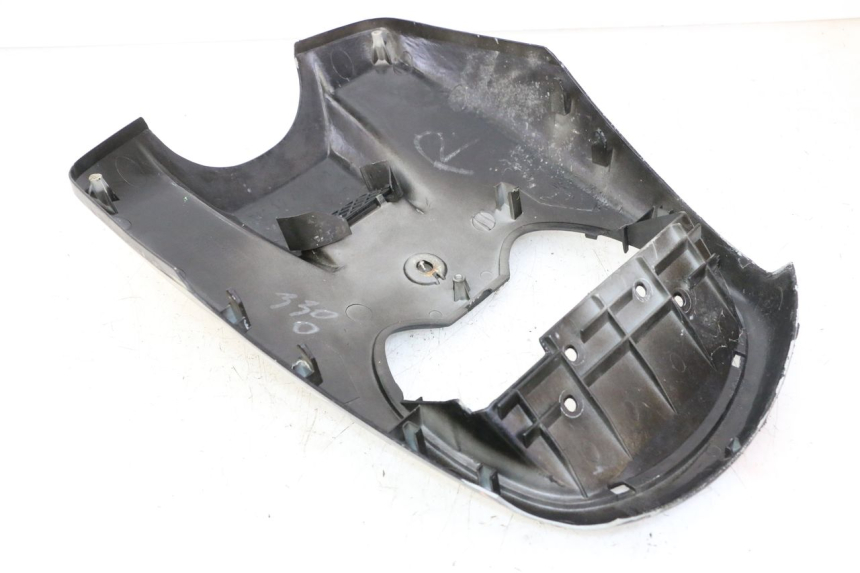 photo de CARENADO FRONTAL SUPERIOR YAMAHA BW'S 100 (1999 - 2002) - Primer plano técnico