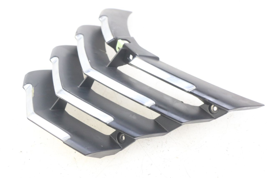 photo de CARENADO FRONTAL SUPERIOR PEUGEOT CITYSTAR IE 2T 50 (2018 - 2021) - Otra perspectiva