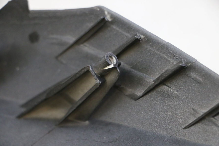 photo de CARENADO FRONTAL SUPERIOR JM MOTORS EVOLIS 4T 50 (2018 - 2022) - Primer plano técnico