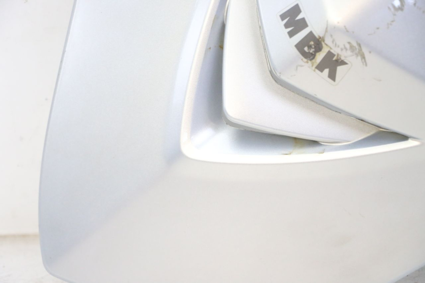 photo de CARENADO FRONTAL SUPERIOR MBK FLAME X 125 (2007 - 2016) - Detalles de los puntos de fijación