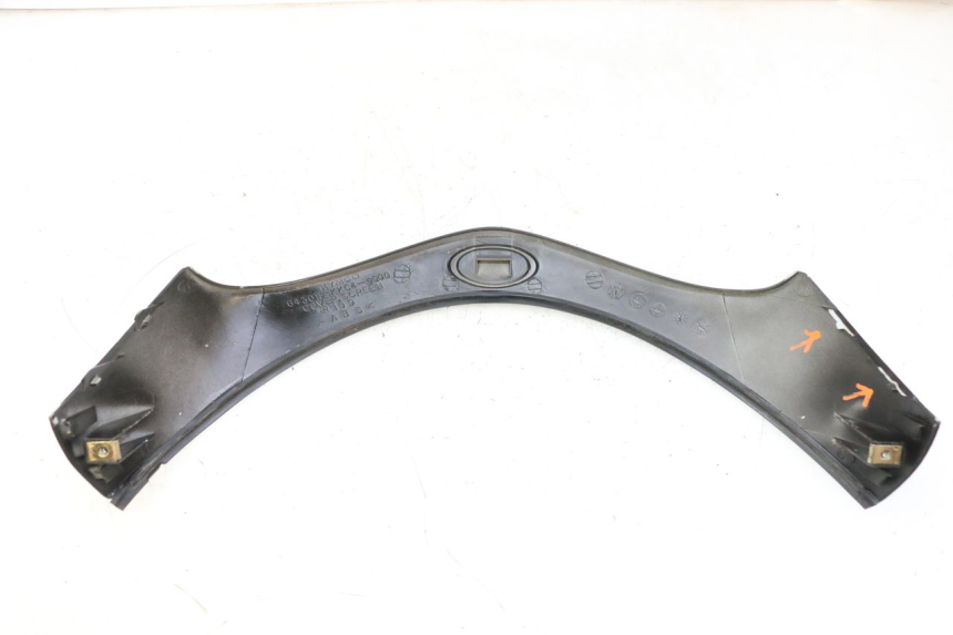 photo de CARENADO FRONTAL SUPERIOR KYMCO GRAND DINK 125 (2008 - 2014) - Detalles de los puntos de fijación