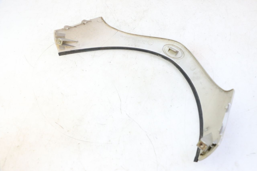 photo de CARENADO FRONTAL SUPERIOR KYMCO GRAND DINK 125 (2002 - 2007) - Detalle de la pieza