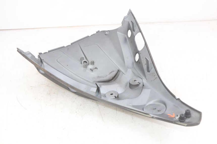 photo de FRENTE SUPERIOR SYM GTS EFI 125 (2012 - 2016) - Detalles de los puntos de fijación