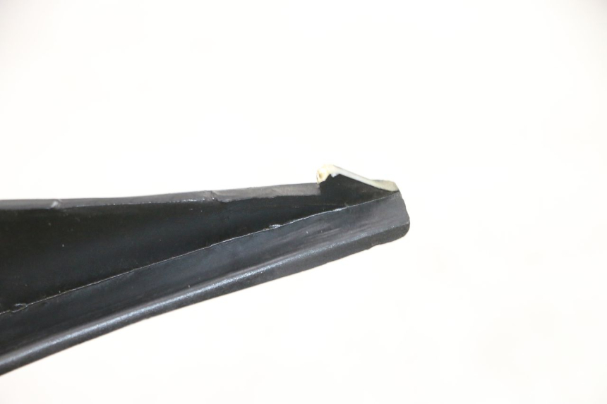 photo de CARENADO FRONTAL SUPERIOR JM MOTORS GTS 125 (2015 - 2019) - Primer plano técnico