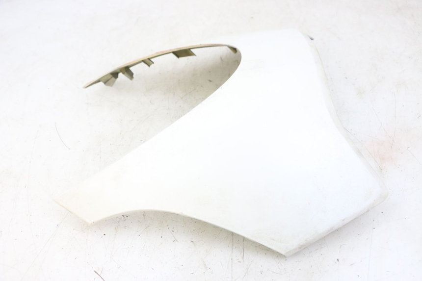 photo de CARENADO FRONTAL SUPERIOR HONDA NES AROBASE 125 (2000 - 2003) - Detalles de los puntos de fijación