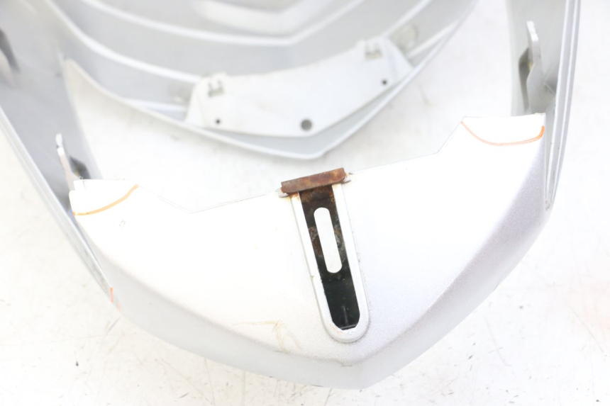 photo de CARENADO FRONTAL SUPERIOR HONDA SCV LEAD 100 (2003 - 2007) - Características distintivas