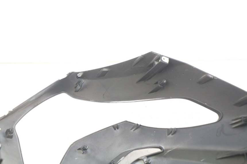 photo de CARENADO FRONTAL SUPERIOR PEUGEOT KISBEE 2T 50 (2018 - 2022) - Detalle de la pieza