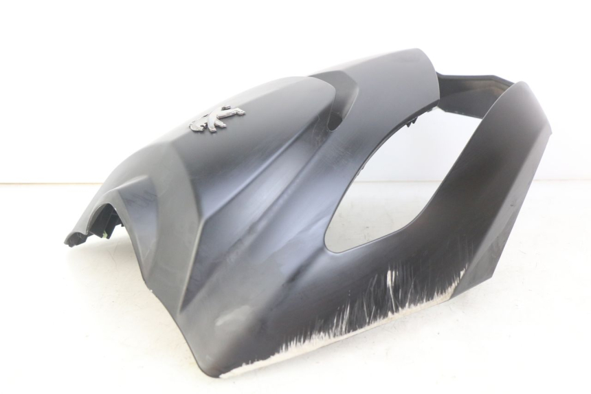 photo de CARENADO FRONTAL SUPERIOR PEUGEOT KISBEE 2T 50 (2018 - 2022) - Características distintivas