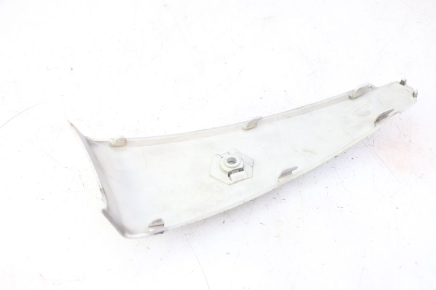 photo de CARENADO FRONTAL SUPERIOR PIAGGIO LIBERTY 125 (1998 - 2008) - Primer plano técnico