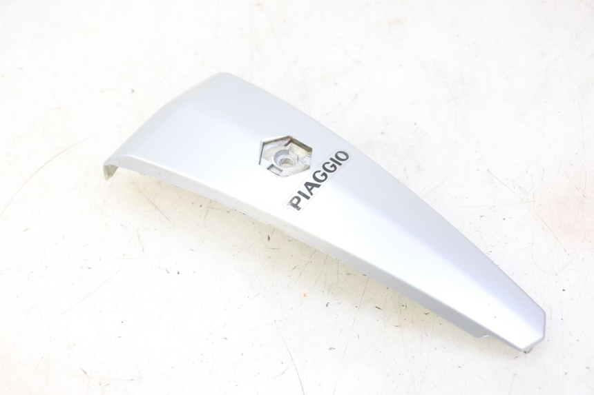 photo de CARENADO FRONTAL SUPERIOR PIAGGIO LIBERTY 125 (1998 - 2008) - Estado de la superficie y material