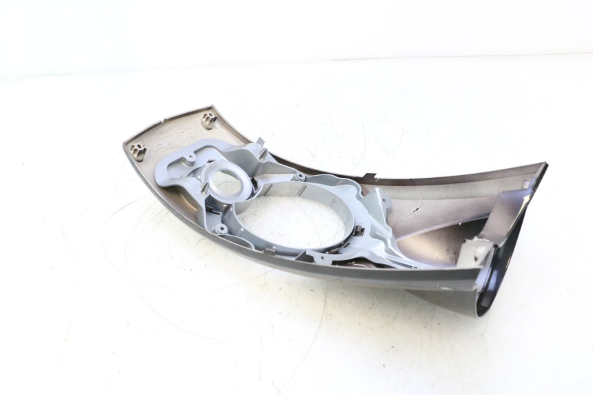 photo de CARENADO FRONTAL SUPERIOR PEUGEOT LUDIX ONE 50 (2004 - 2013) - Primer plano técnico