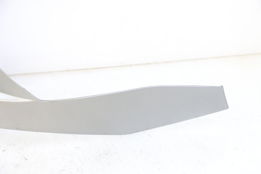 photo de CARENADO FRONTAL SUPERIOR PIAGGIO MP3 LT 300 (2010 - 2016) - Detalles de los puntos de fijación