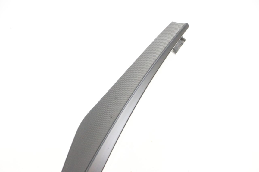 photo de CARENADO FRONTAL SUPERIOR PIAGGIO MP3 500 (2016 - 2018) - Primer plano de alta resolución